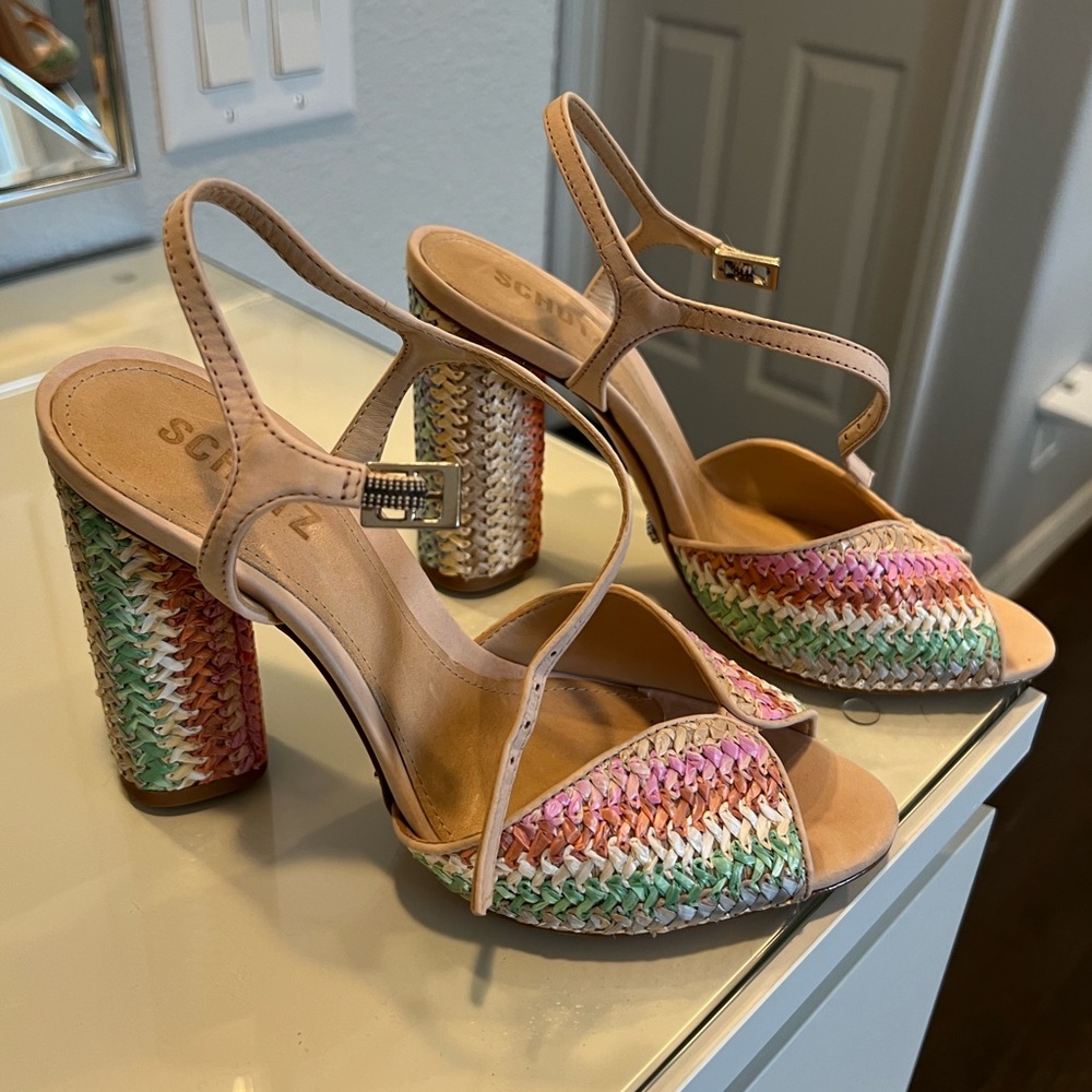 Schütz sandal